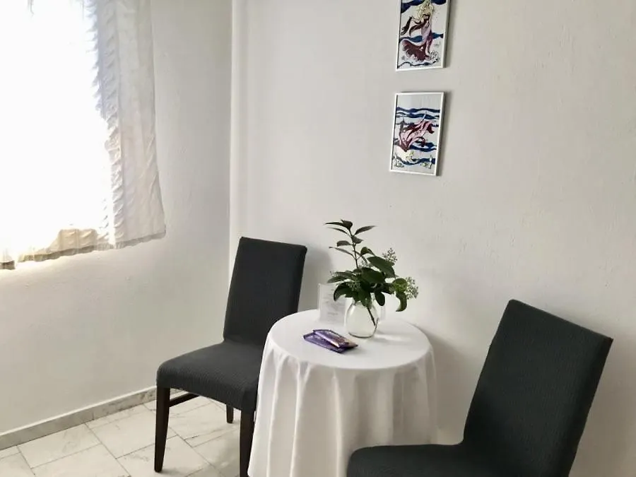 新马尔马拉斯La Mira House公寓式酒店 公寓式酒店